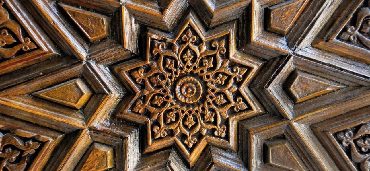 Moroccan Woodwork: From Intricate Carvings to Functional Masterpieces