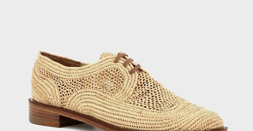 Handcrafted Moroccan Raffia Shoe with Intricate Design