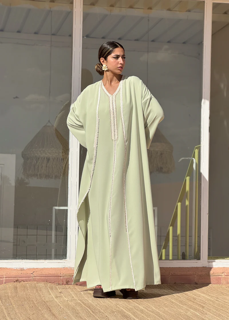 Elegant Kaftan Matching Set with Sfeefa Detailing and V-Neck Underdress