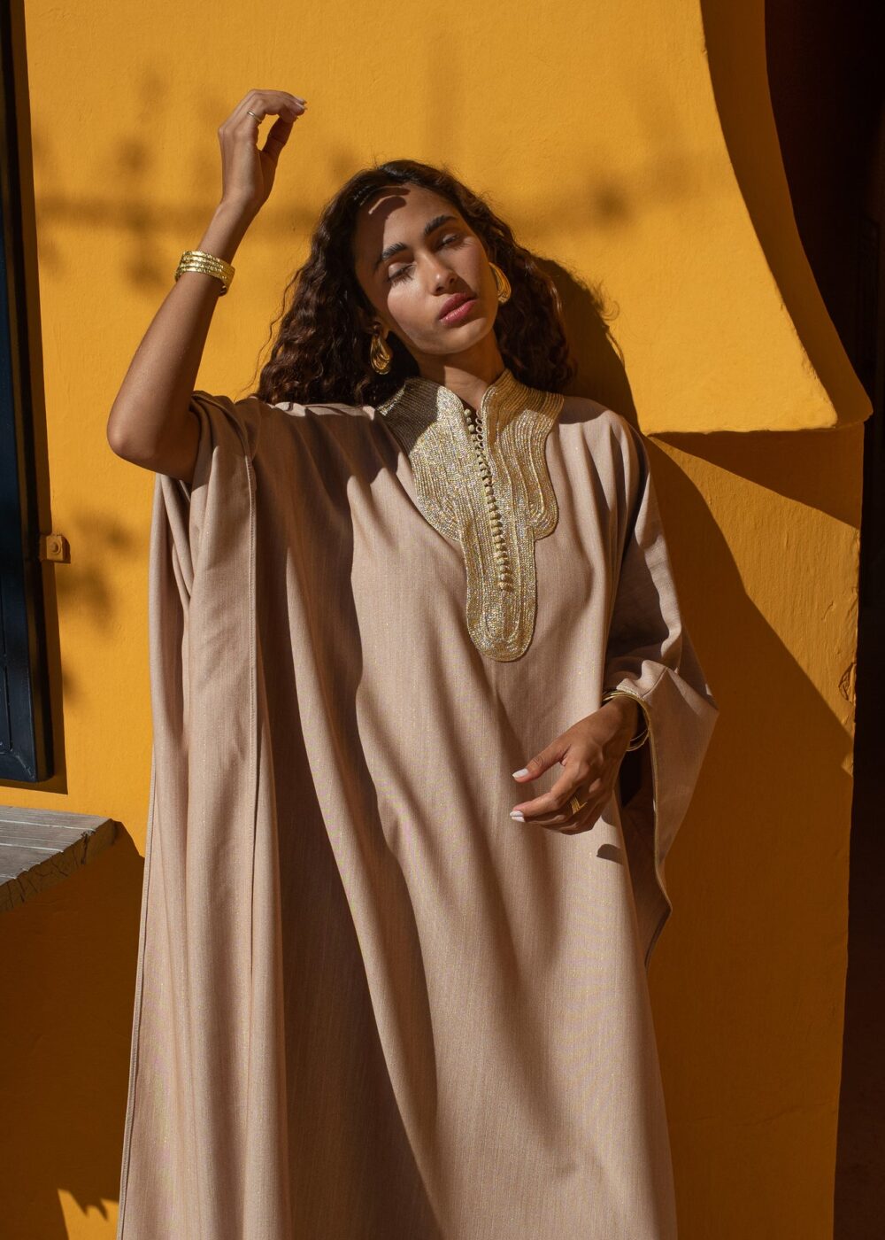 Handcrafted Moroccan Kaftan – Oversized Striped Crêpe with Sfeefa Work